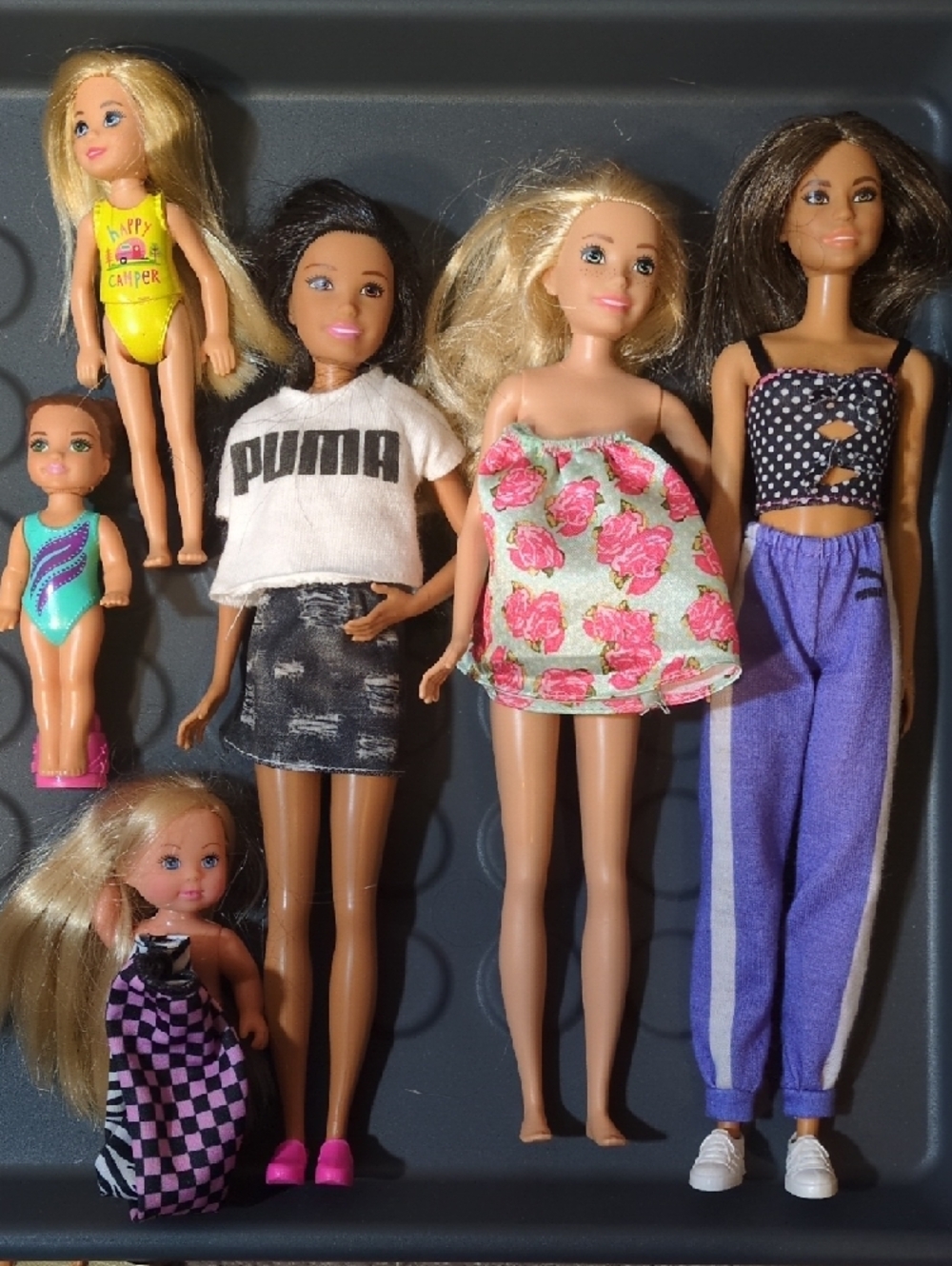 So Many Barbies Bundle! - Picture 2 of 4
